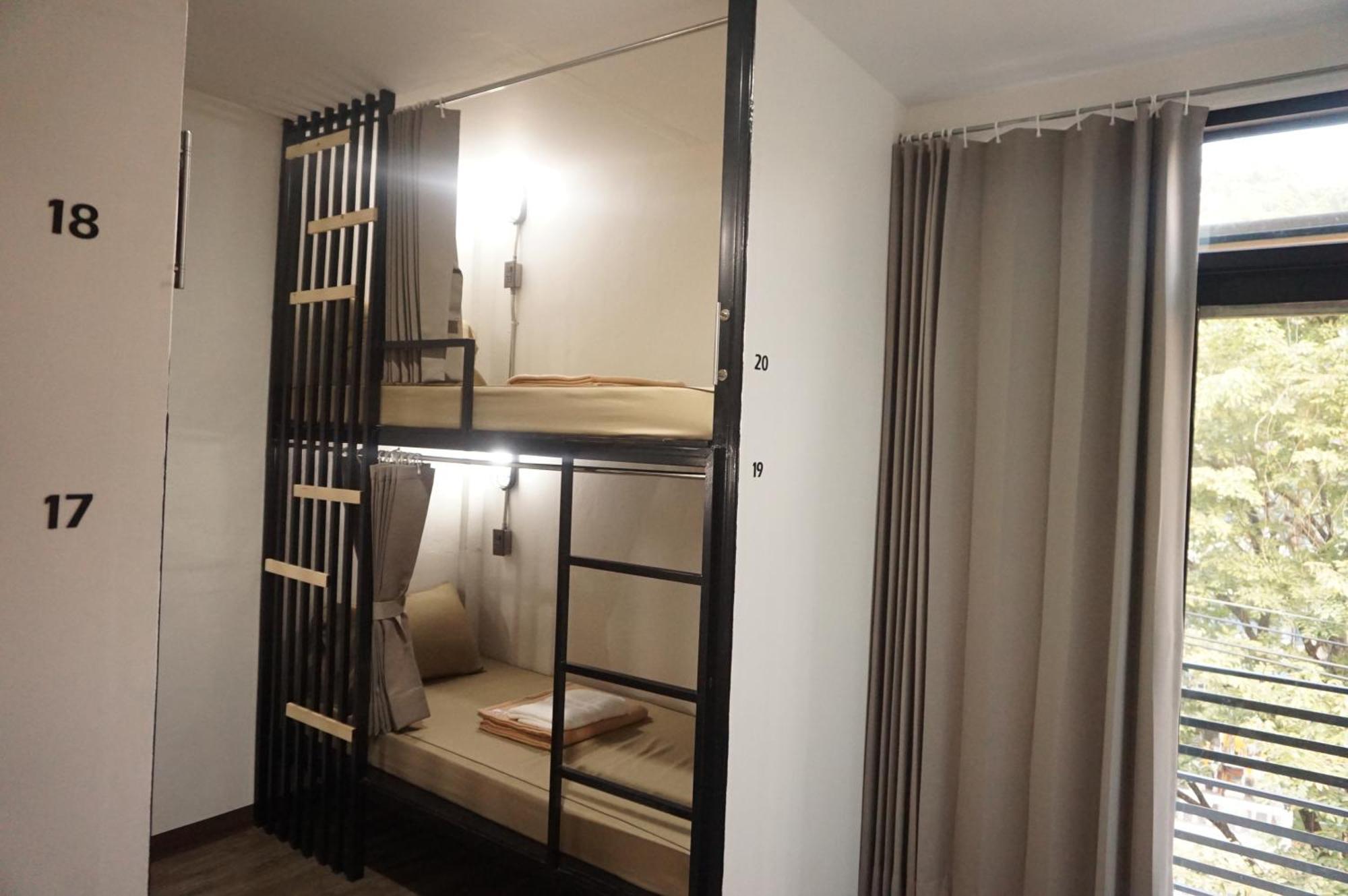 Feel Good Bangkok Hostel Bagian luar foto