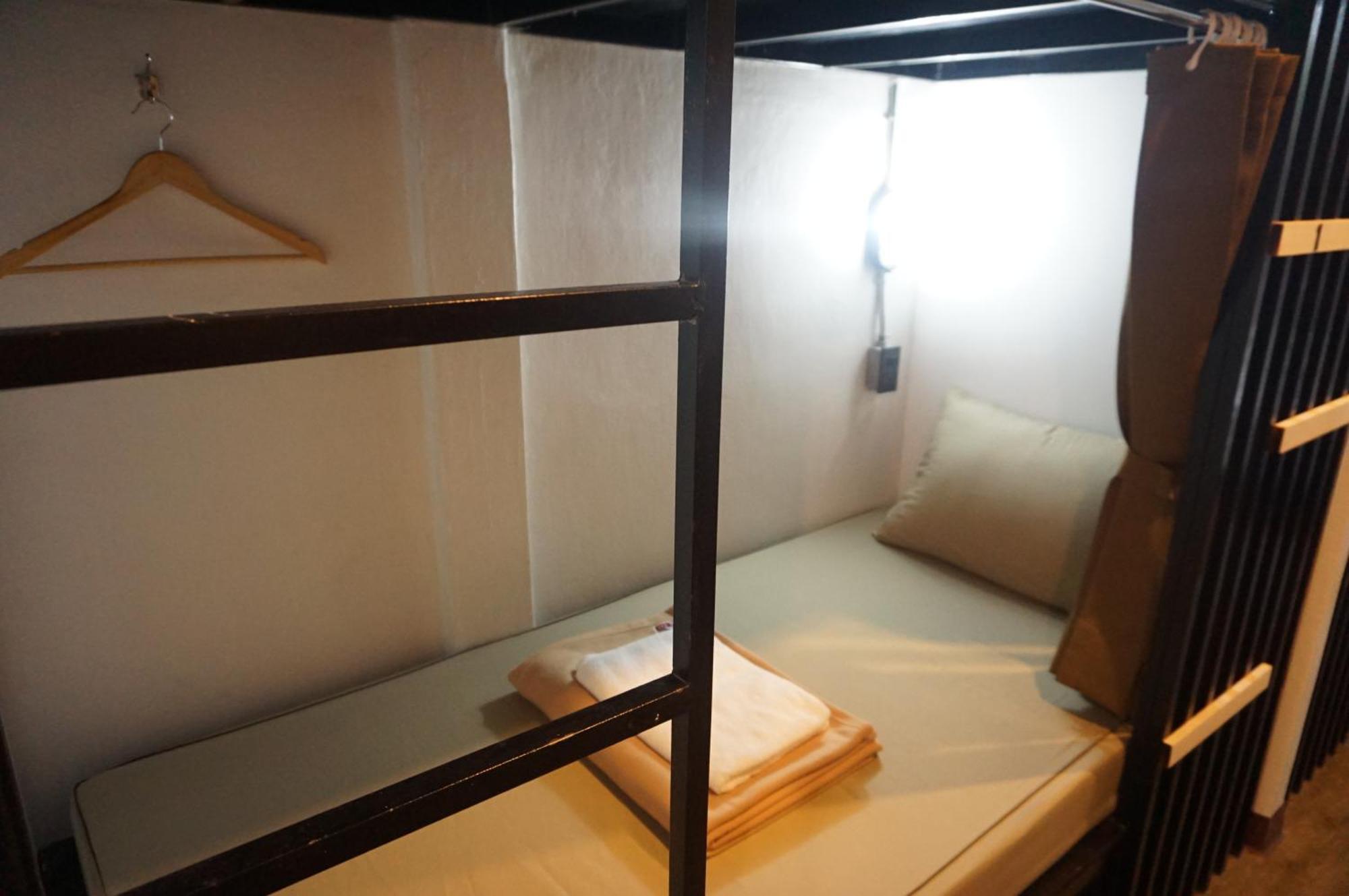 Feel Good Bangkok Hostel Bagian luar foto