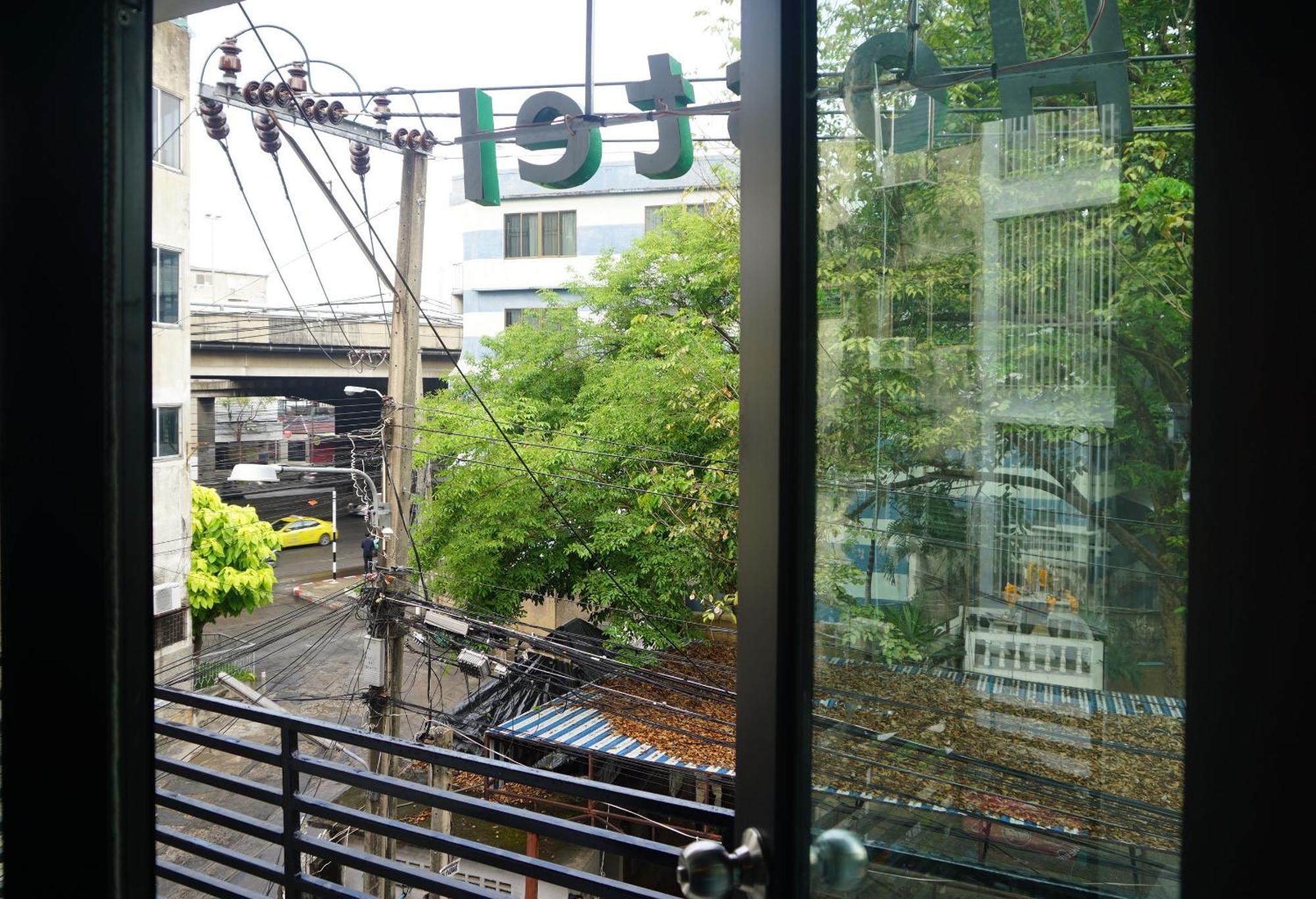 Feel Good Bangkok Hostel Bagian luar foto