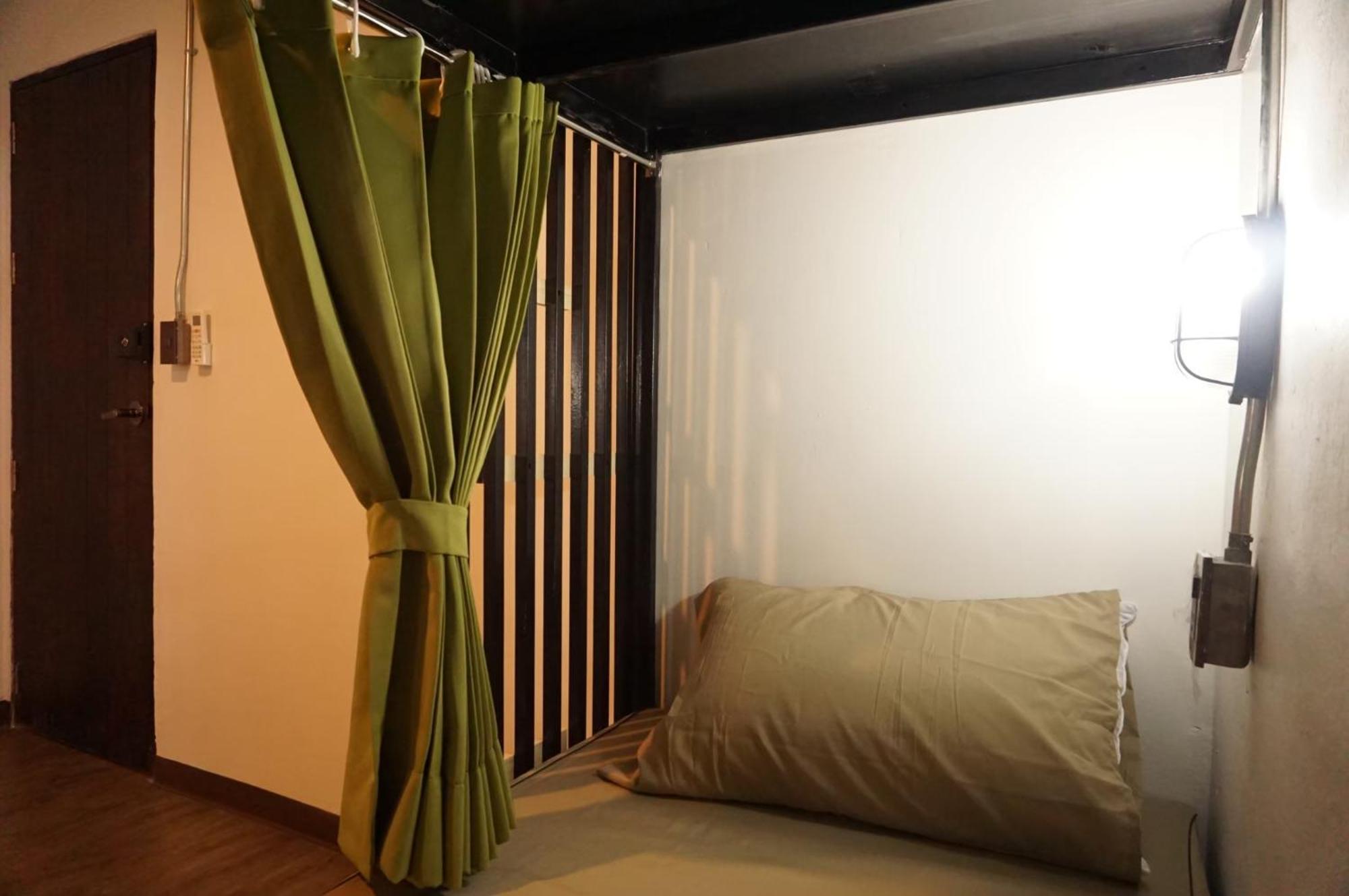 Feel Good Bangkok Hostel Bagian luar foto