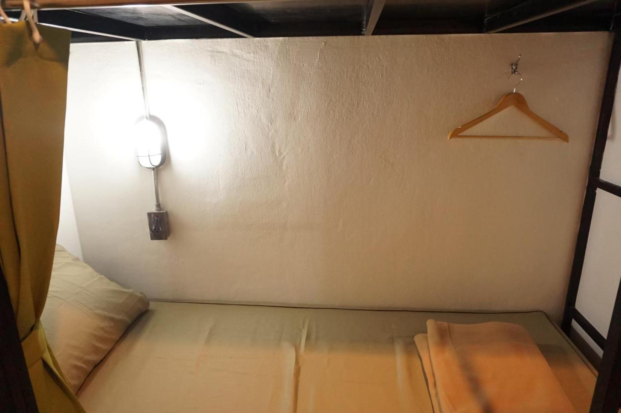 Feel Good Bangkok Hostel Bagian luar foto